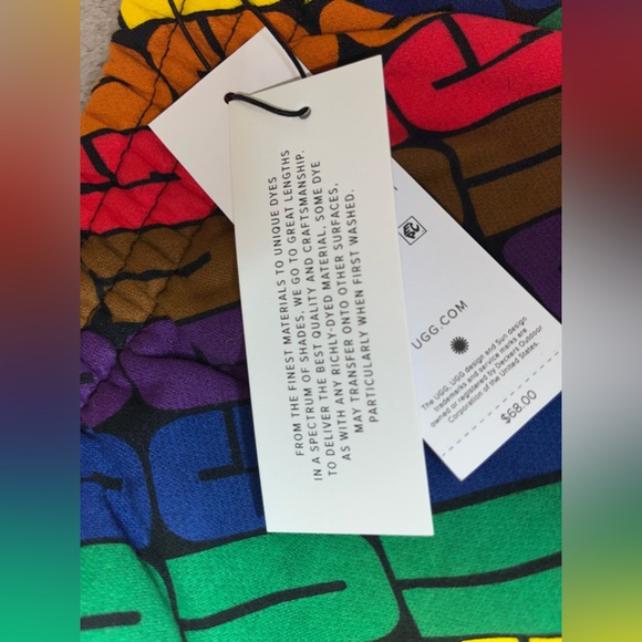 UGG Rainbow Shorts Sz M Unisex NWT - Picture 8 of 8
